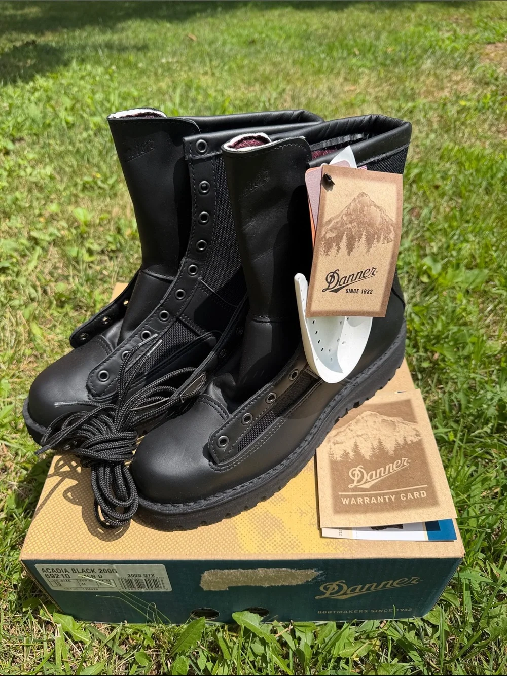 Brand new in box with tags Danner Acadia black 200G Boots size 10